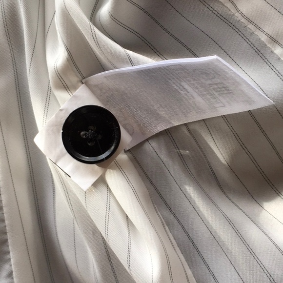 EUC Banana Republic Basic Black Blazer - Picture 5 of 6